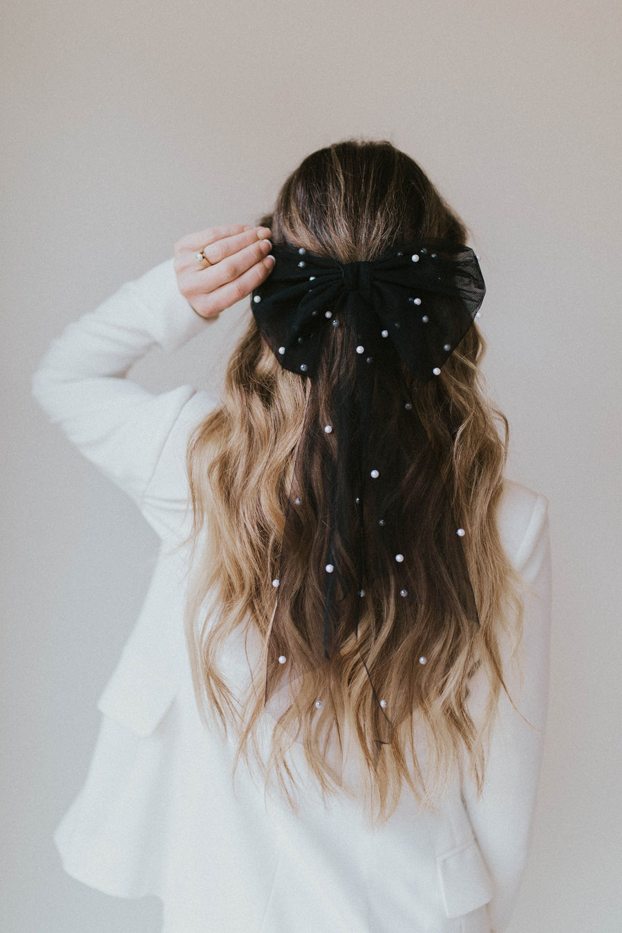PENELOPE PEARL BOW